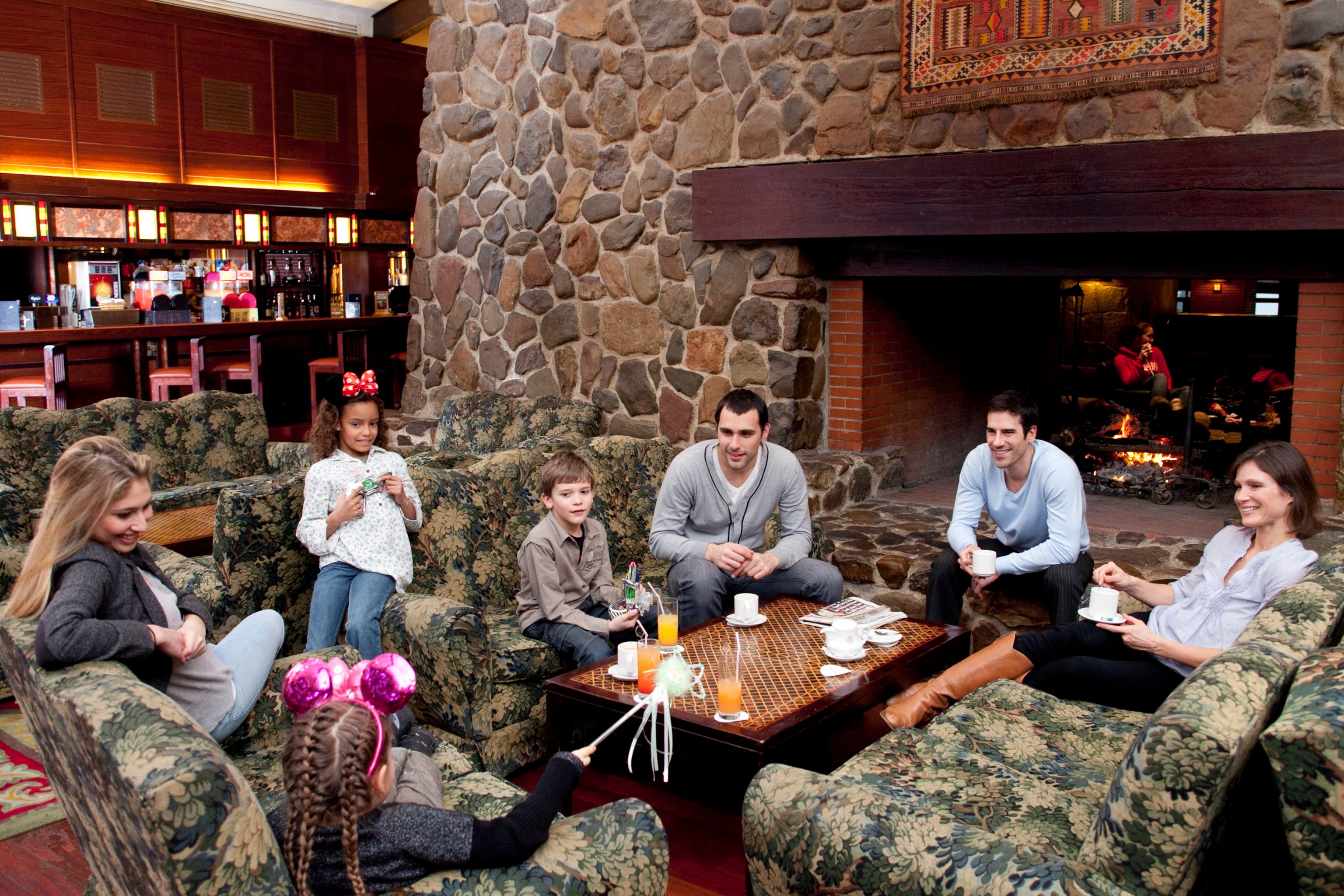 Redwood Bar & Lounge at Sequoia Lodge