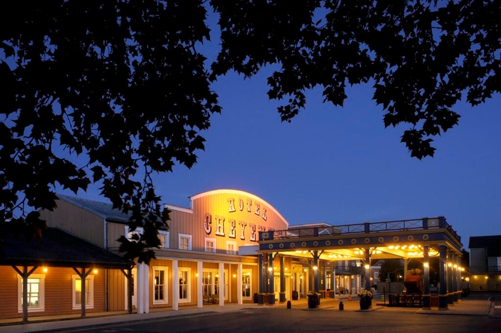 Check in & Chill Out with this Disneyland Paris Hotel Guide